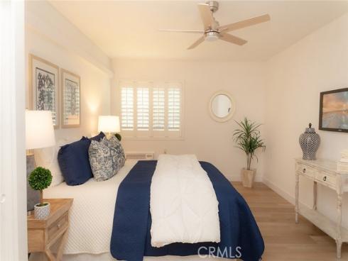 1950  Mckinney Way #11c (m15)  , Seal Beach, CA