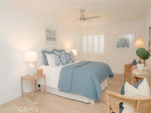 1950  Mckinney Way #11c (m15)  , Seal Beach, CA