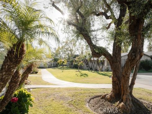 1950  Mckinney Way #11c (m15)  , Seal Beach, CA