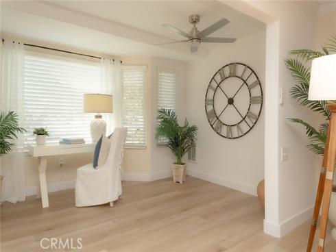 1950  Mckinney Way #11c (m15)  , Seal Beach, CA