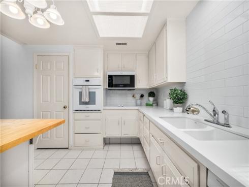 1522 Merion 33J WayM2, Seal Beach, CA