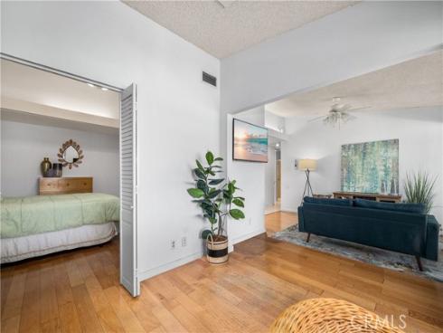 1522 Merion 33J WayM2, Seal Beach, CA