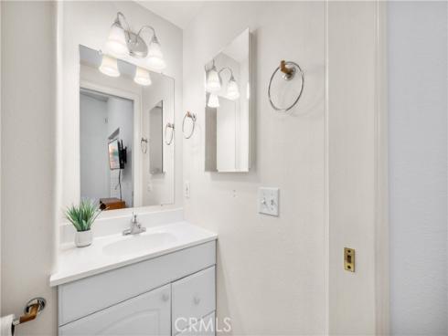 1522 Merion 33J WayM2, Seal Beach, CA
