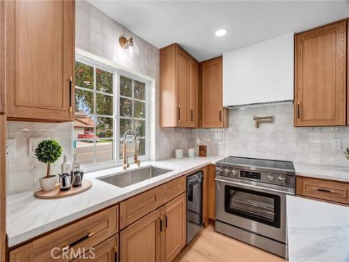 3931 Wisteria Street , Seal Beach, CA