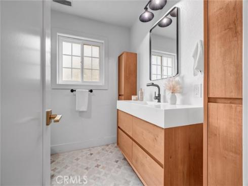 3931 Wisteria Street , Seal Beach, CA