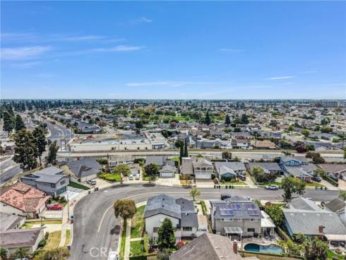 3931 Wisteria Street , Seal Beach, CA