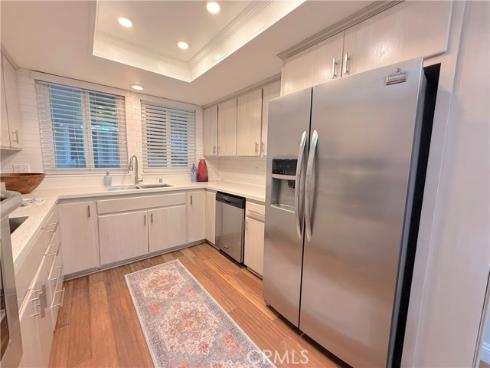 1860 Saint John 32A Road, Seal Beach, CA