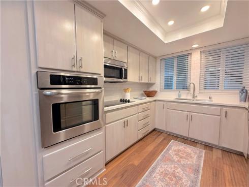 1860 Saint John 32A Road, Seal Beach, CA