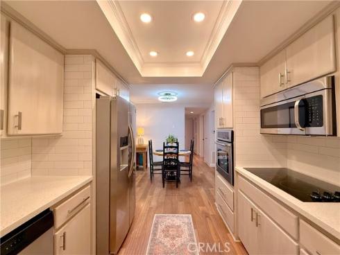 1860 Saint John 32A Road, Seal Beach, CA
