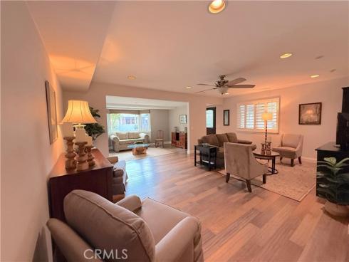1860 Saint John 32A Road, Seal Beach, CA