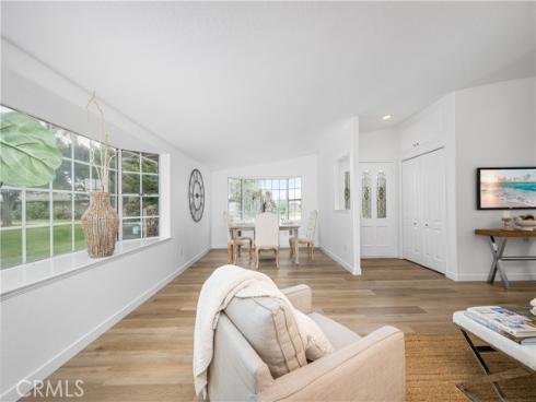 1281 Knollwood 44L , Seal Beach, CA