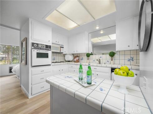 1281 Knollwood 44L , Seal Beach, CA