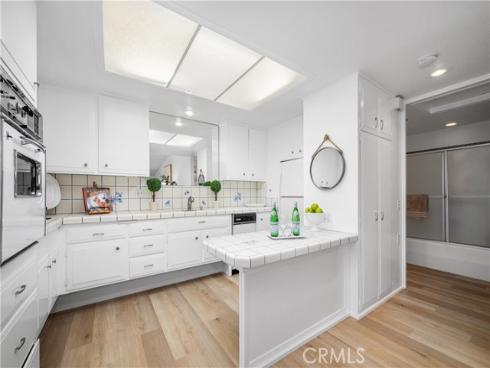 1281 Knollwood 44L , Seal Beach, CA
