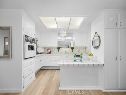 1281 Knollwood 44L , Seal Beach, CA