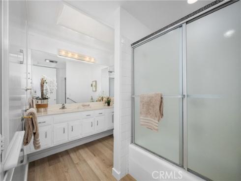 1281 Knollwood 44L , Seal Beach, CA