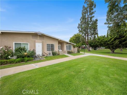 1281 Knollwood 44L , Seal Beach, CA