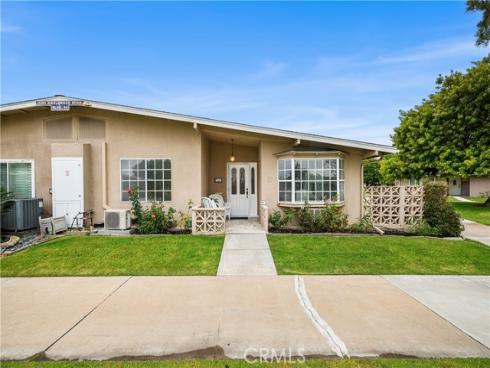 1281 Knollwood 44L , Seal Beach, CA