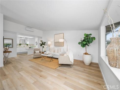 1281 Knollwood 44L , Seal Beach, CA