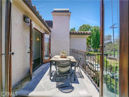 1001 Electric Avenue, Seal Beach, CA