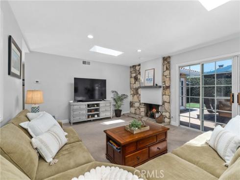 4589 Hazelnut Avenue , Seal Beach, CA