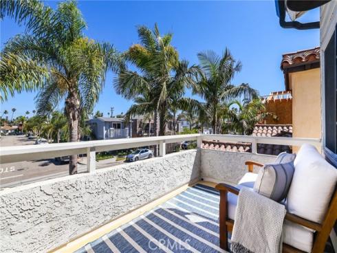 205 4th street , Seal Beach, CA