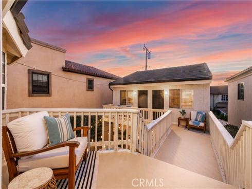 205 4th street , Seal Beach, CA