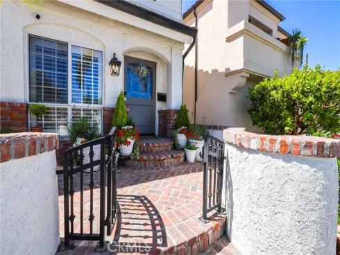 205 4th street , Seal Beach, CA