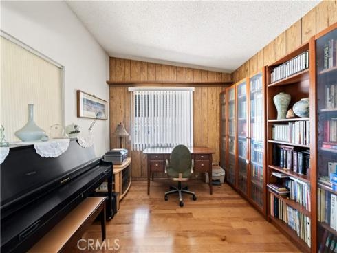 13671 Annandale Drive M1-10G , Seal Beach, CA