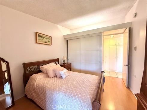 1690 Interlachen 42i Road, Seal Beach, CA