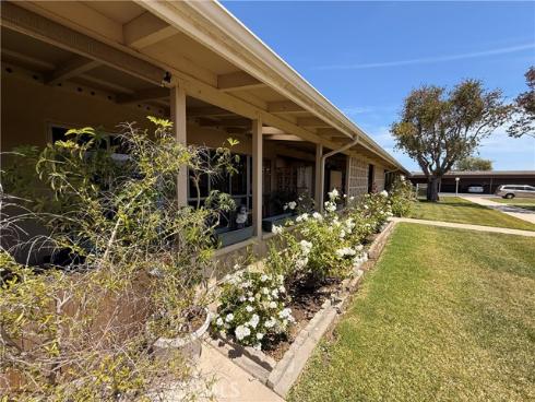 1690 Interlachen 42i Road, Seal Beach, CA