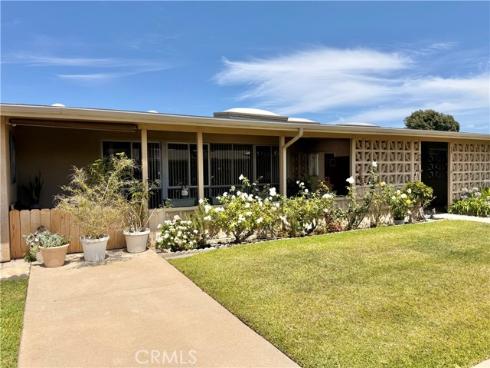1690 Interlachen 42i Road, Seal Beach, CA