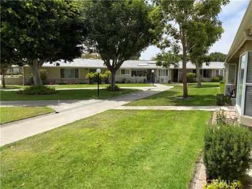 1701  Tam Oshanter Rd M12-11d  , Seal Beach, CA