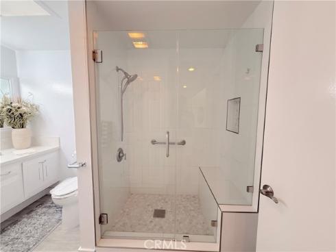 1842 Thunderbird 1D Drive, Seal Beach, CA