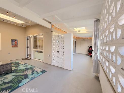 1842 Thunderbird 1D Drive, Seal Beach, CA