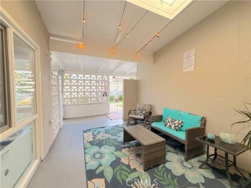 1842 Thunderbird 1D Drive, Seal Beach, CA