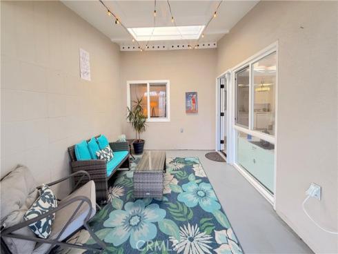 1842 Thunderbird 1D Drive, Seal Beach, CA