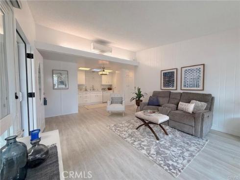 1842 Thunderbird 1D Drive, Seal Beach, CA