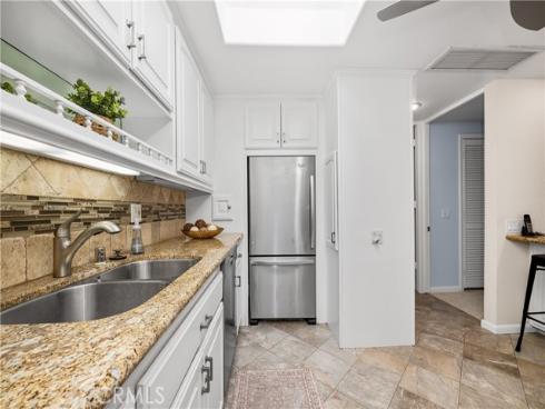 13210  Seaview  250L  M-10, Seal Beach, CA