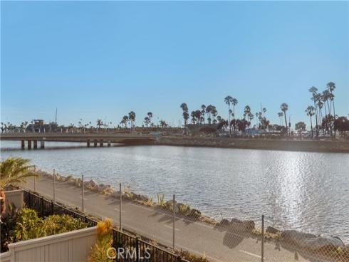 341 Regatta Way, Seal Beach, CA