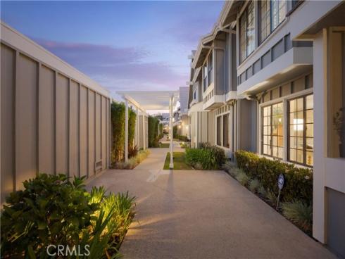 341 Regatta Way, Seal Beach, CA
