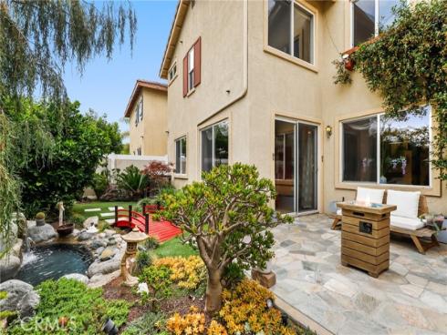 2 Serena Way, Stanton, CA