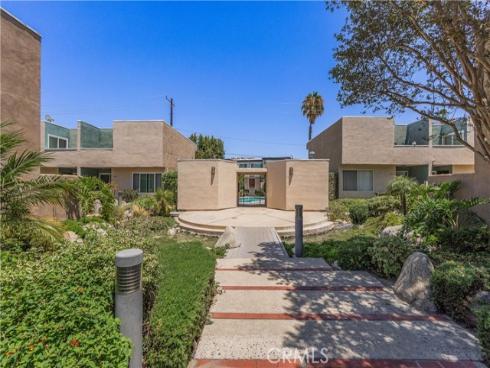 10758 Knott , Stanton, CA