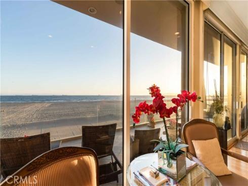 67 A Surfside Avenue, Surfside, CA
