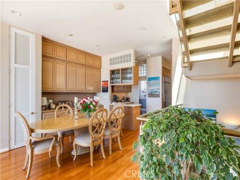 67 A Surfside Avenue, Surfside, CA