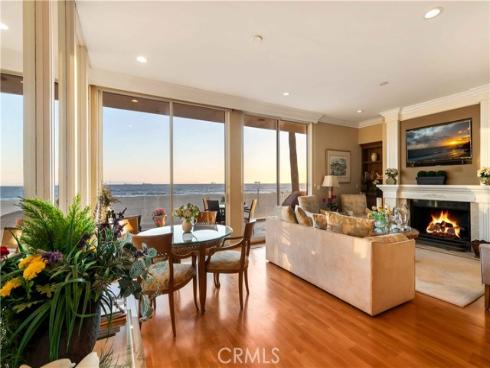 67 A Surfside Avenue, Surfside, CA