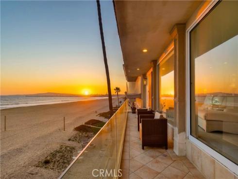67 A Surfside Avenue, Surfside, CA