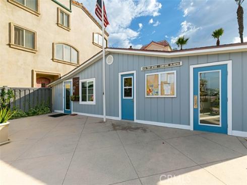 67 A Surfside Avenue, Surfside, CA