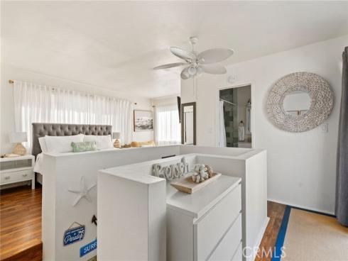 20 Pacific Avenue, Surfside, CA