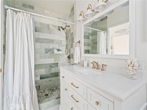 20 Pacific Avenue, Surfside, CA