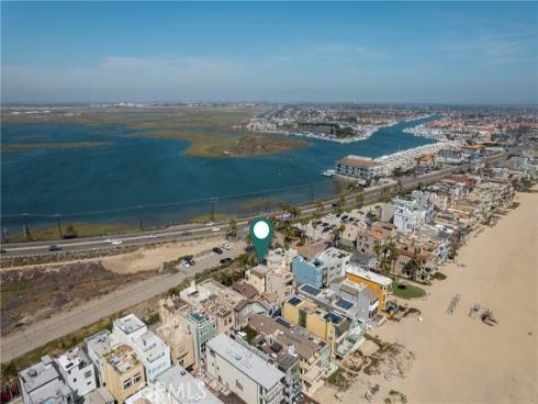 20 Pacific Avenue, Surfside, CA